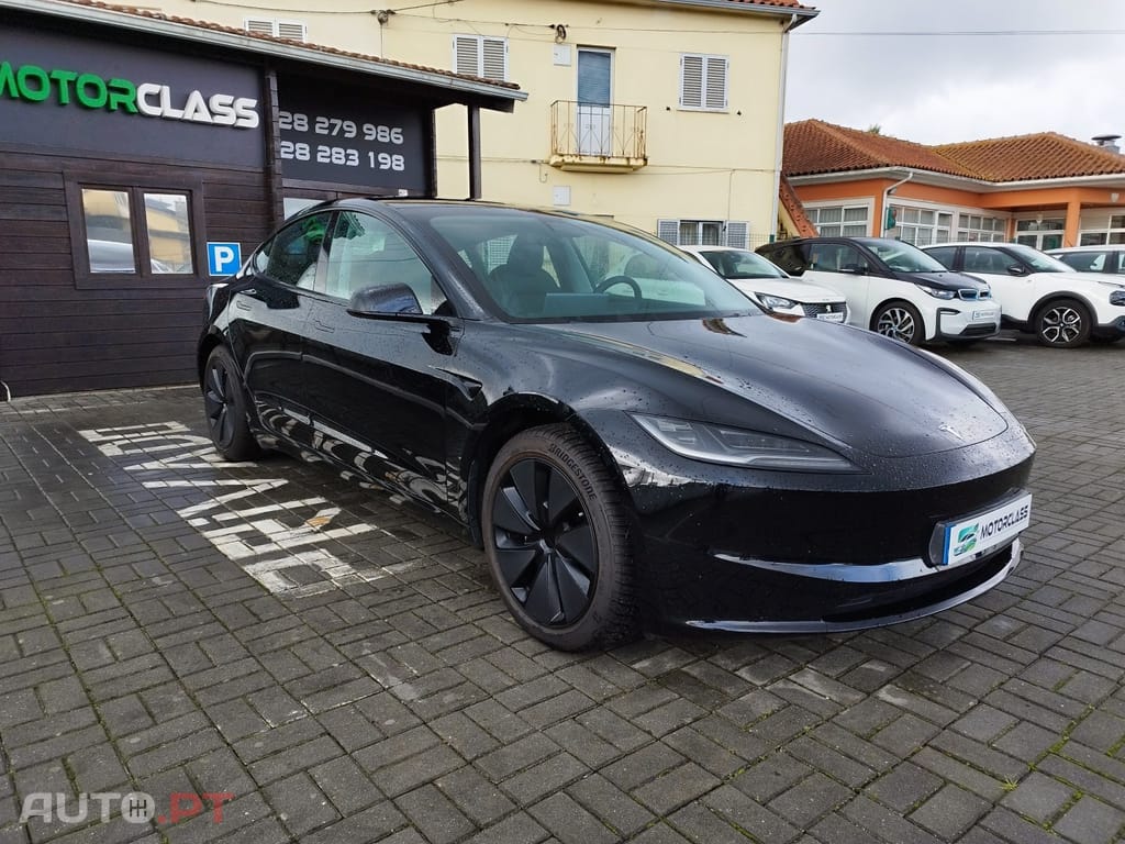 Tesla Model 3 Tração Traseira