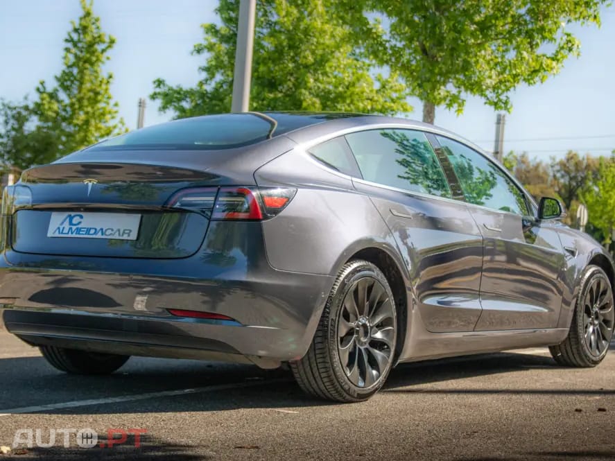 Tesla Model 3 Standard Range Plus RWD