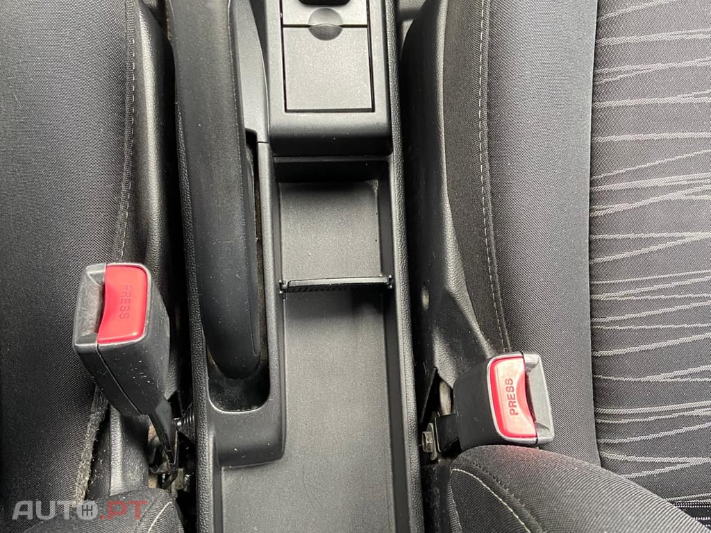 Mazda 2 1.3 MZR Comfort 5 Portas