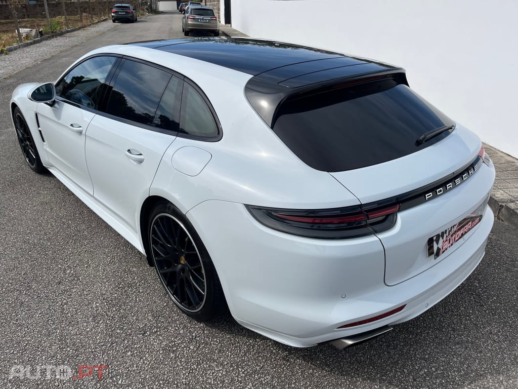 Porsche Panamera 4 E-Hybrid