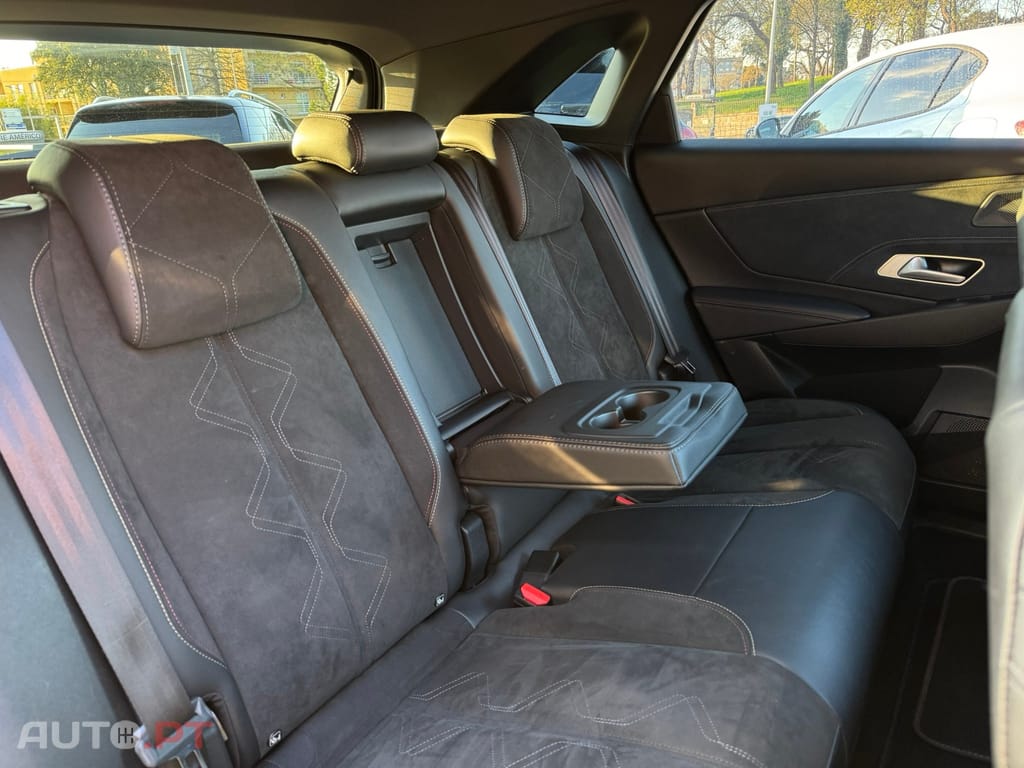 DS DS7 Crossback E-Tense Performance Line EAT8
