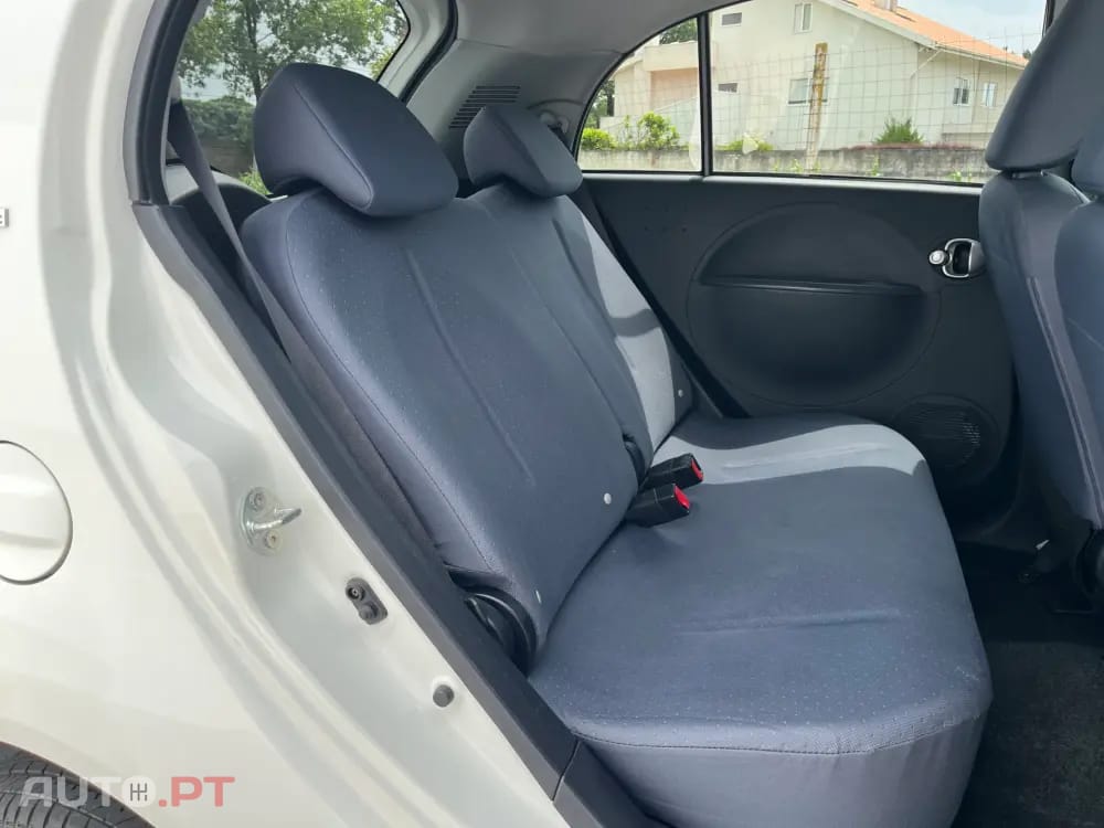 Peugeot iOn Active