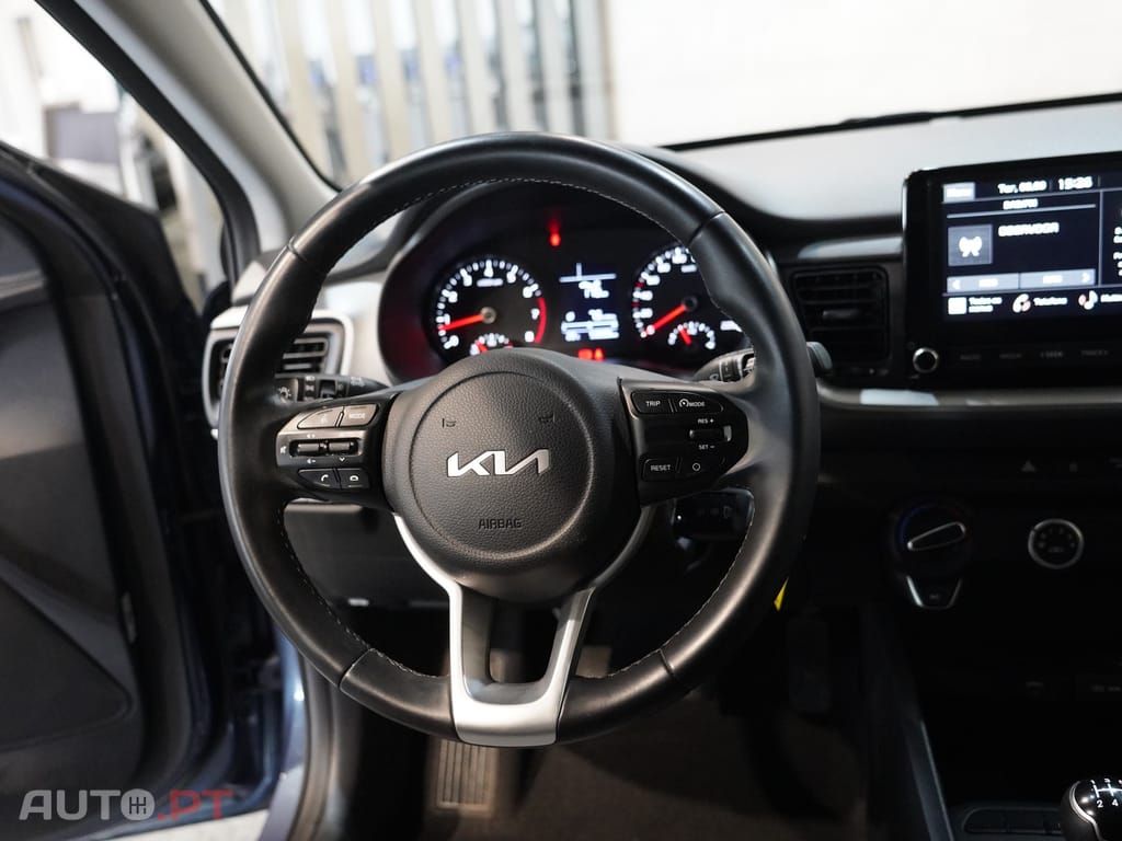 Kia Stonic 1.2 Dynamic — fotografia 18