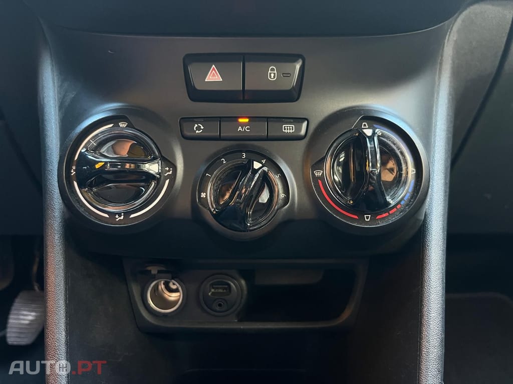 Peugeot 208  1.2 VTi Style