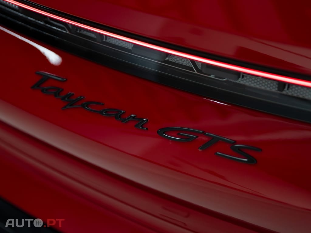 Porsche Taycan GTS Sport Turismo