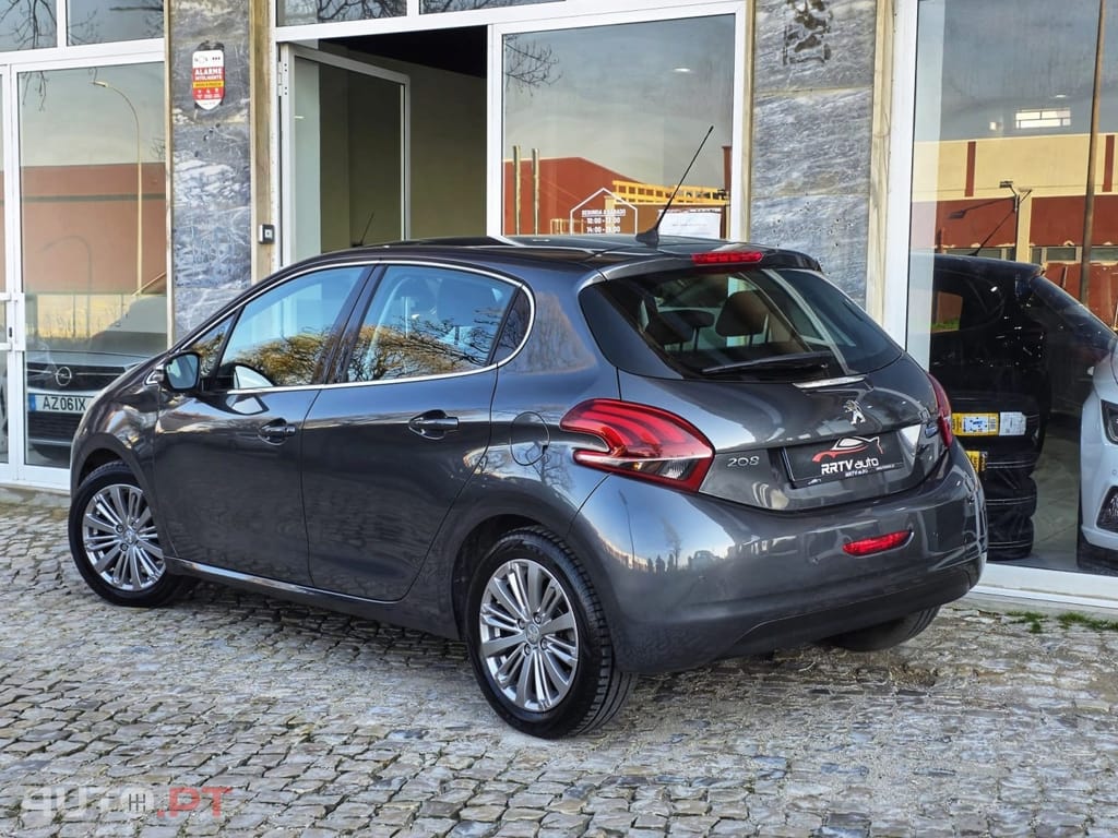 Peugeot 208 1.2 PureTech Allure EAT6