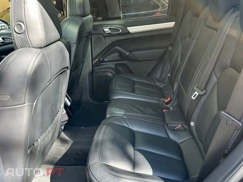 Porsche Cayenne Platinum Edition