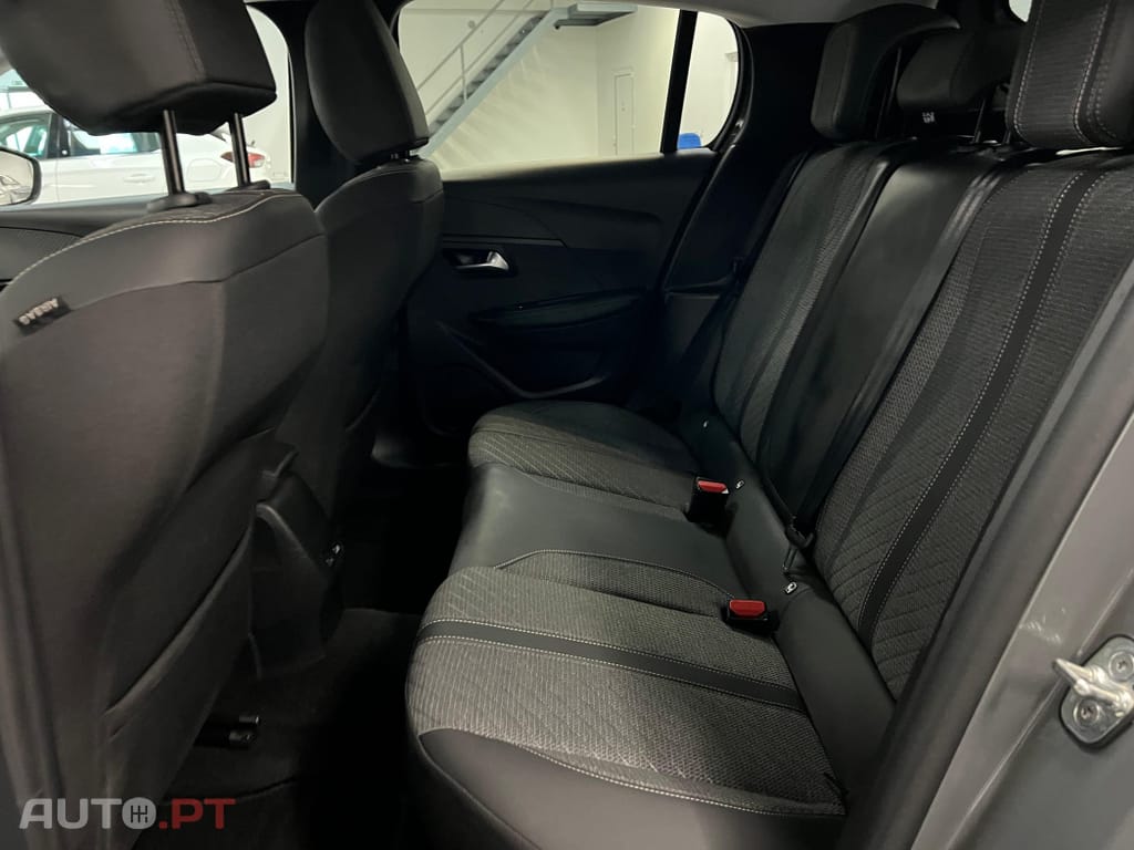 Peugeot 208 1.2 Hybrid Allure e-DCS6