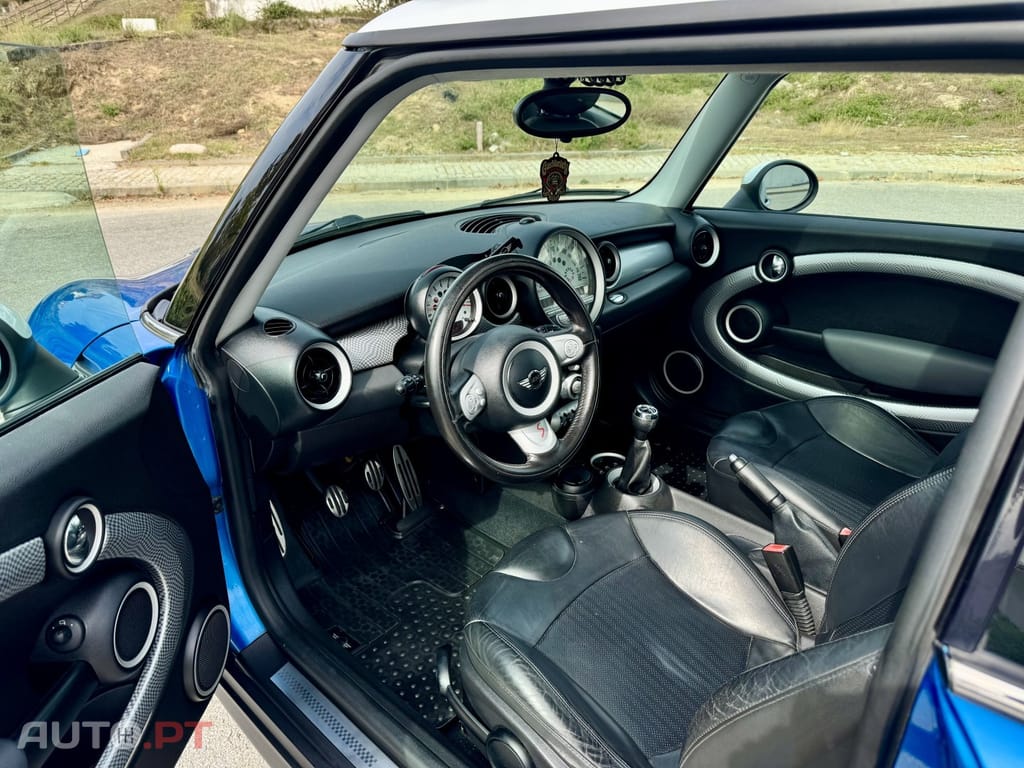 MINI Cooper Cooper S