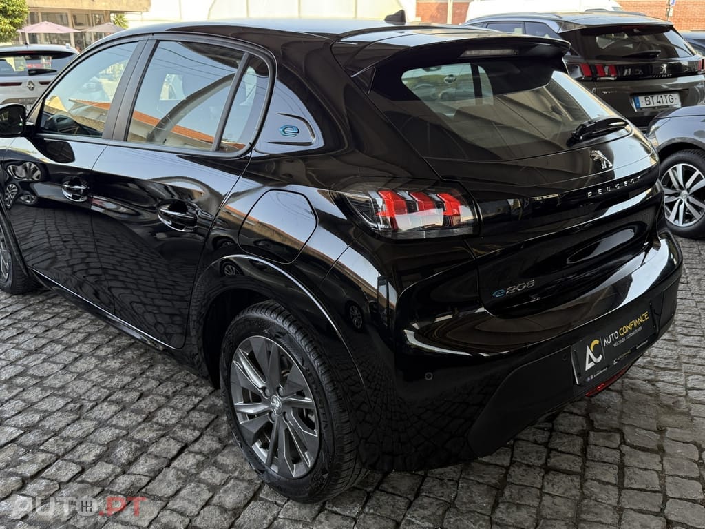 Peugeot E-208 50 kWh Allure