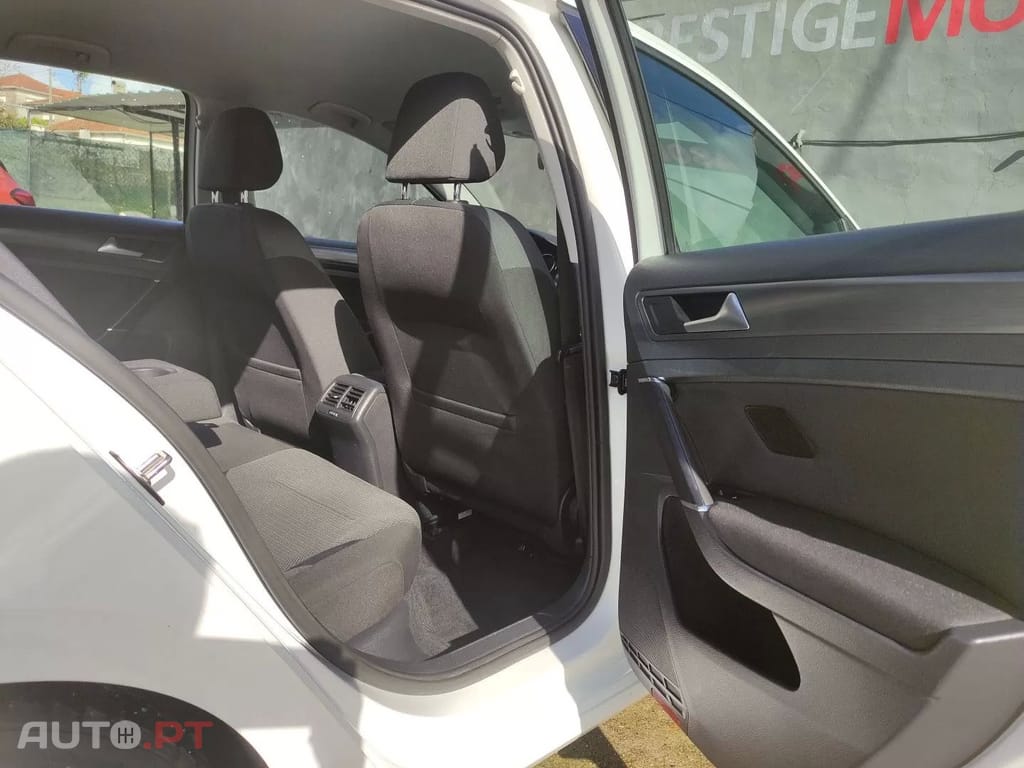 Volkswagen Golf 1.0 TSI