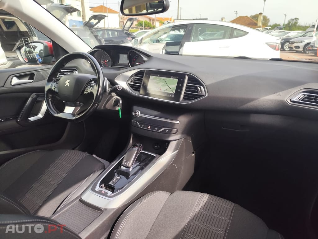 Peugeot 308 1.5 BlueHDi Allure EAT8