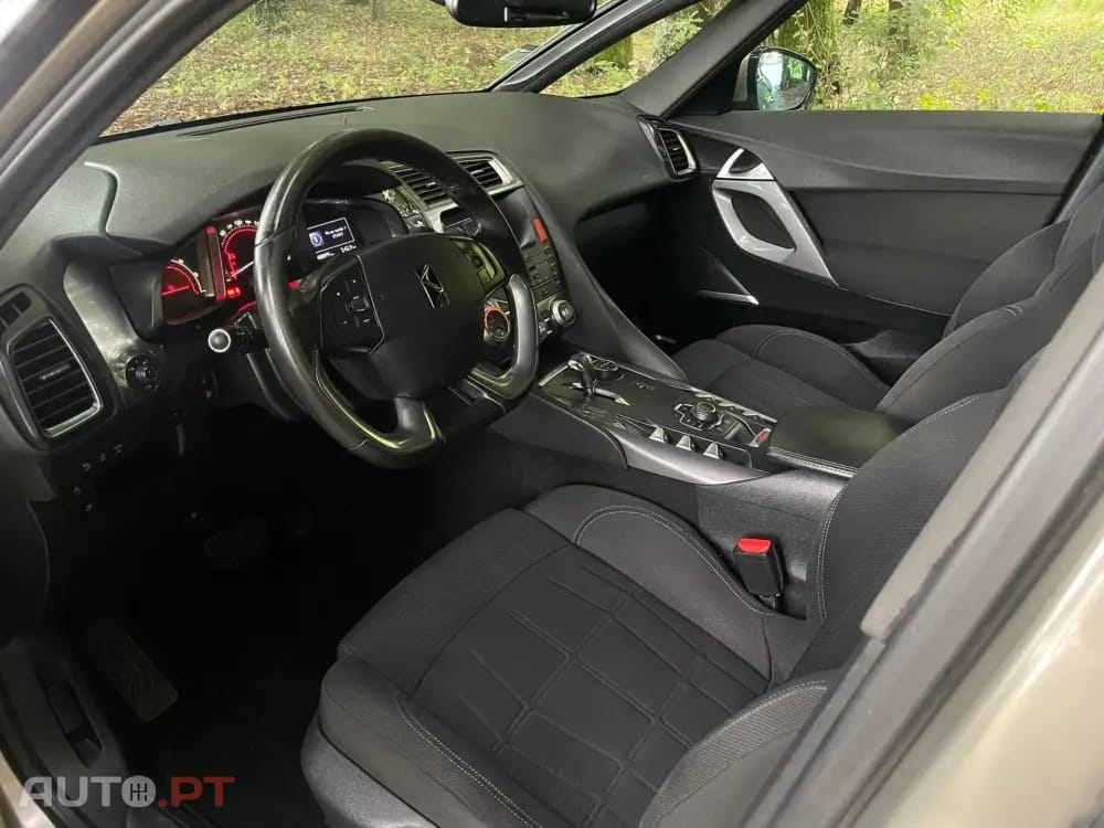 Citroen DS5 2.0 HDi Hy4 So Chic CMP6 102g