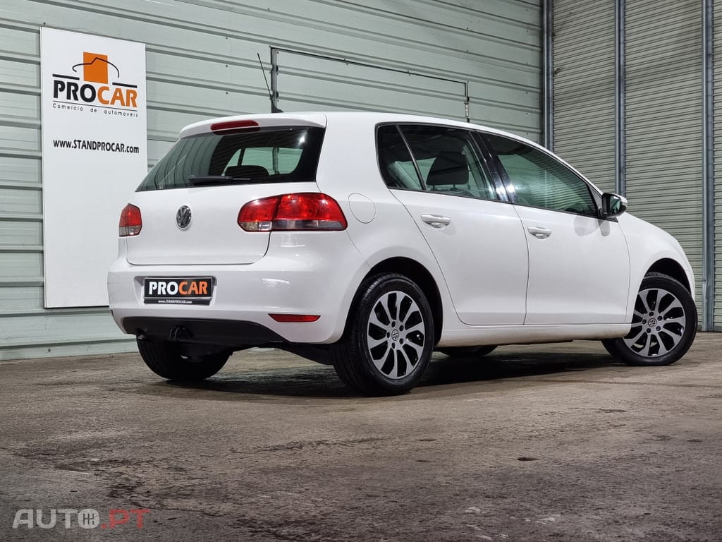 Volkswagen Golf 1.6 TDi Confortline DSG