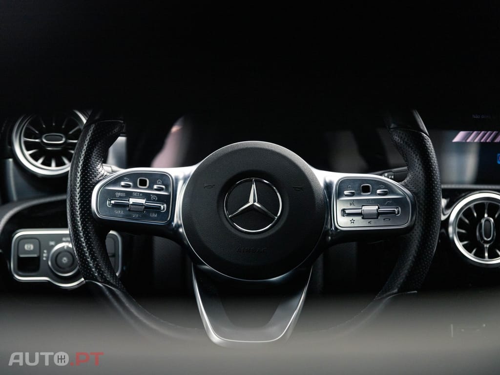 Mercedes-Benz A 250 e AMG Line