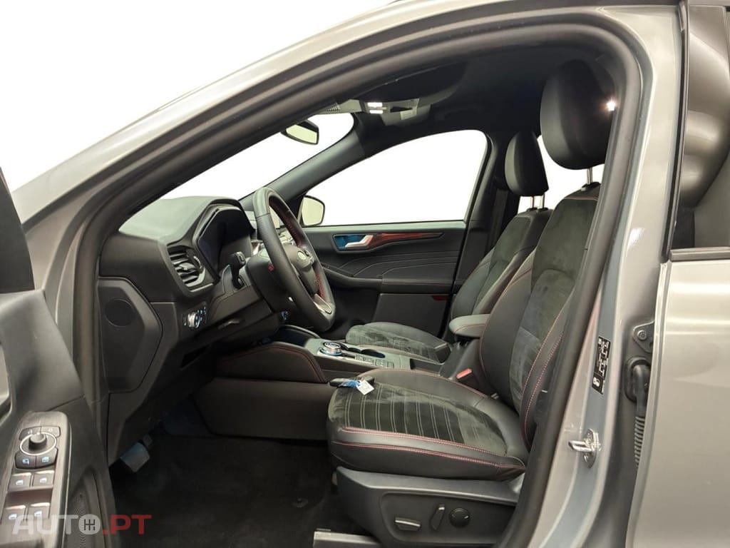 Ford Kuga 2.5 FHEV ST-Line X