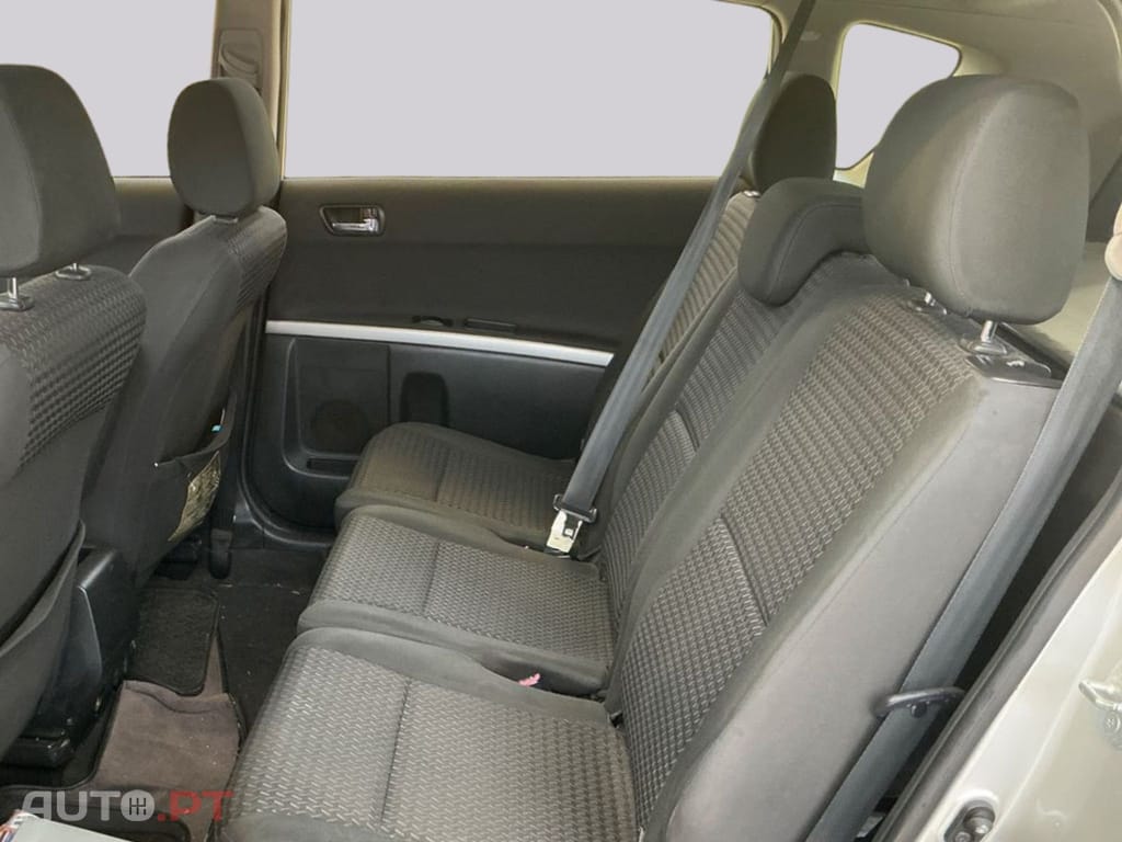Toyota Corolla Verso 2.2 D-4D 7 lugares — fotografia 4