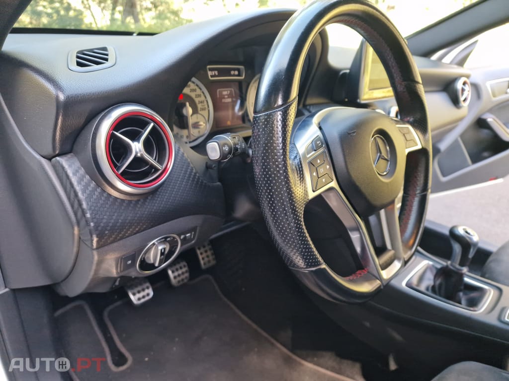 Mercedes-Benz A 180 d AMG Line