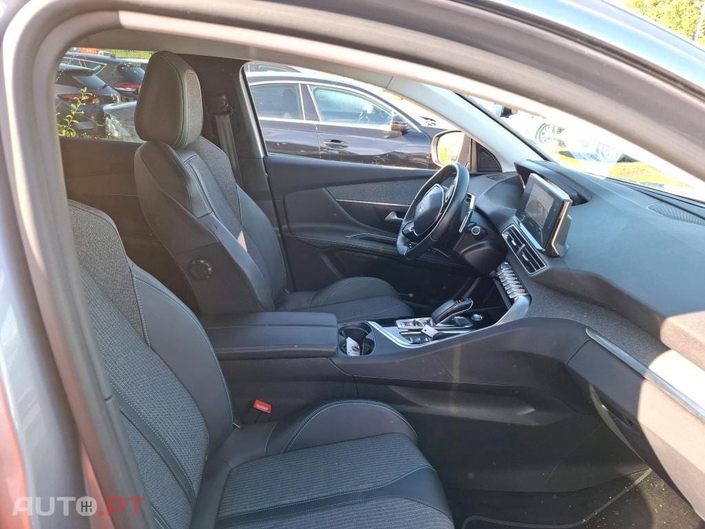 Peugeot 3008 Plug-In Hybrid 225 e-EAT8 Allure Pack