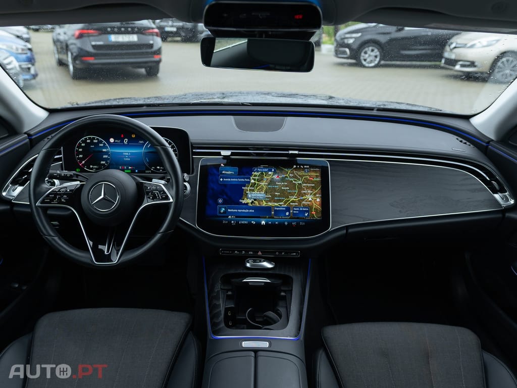 Mercedes-Benz E 300 Outro