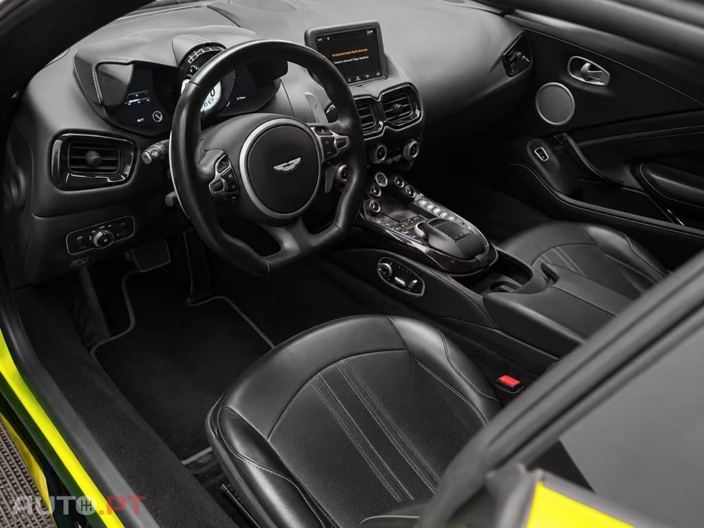 Aston Martin Vantage Coupé V8