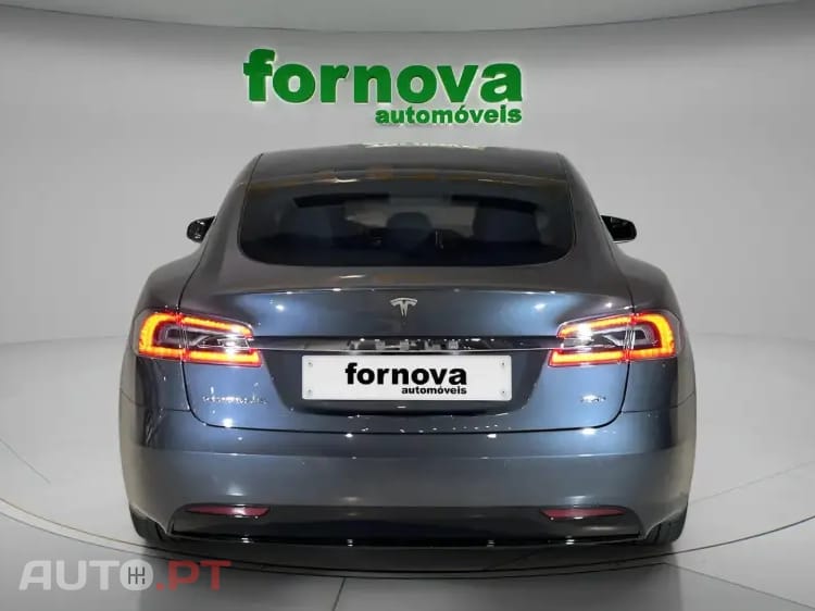 Tesla Model S 75D