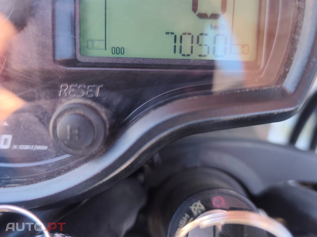 Hyosung GV 125s Bobber