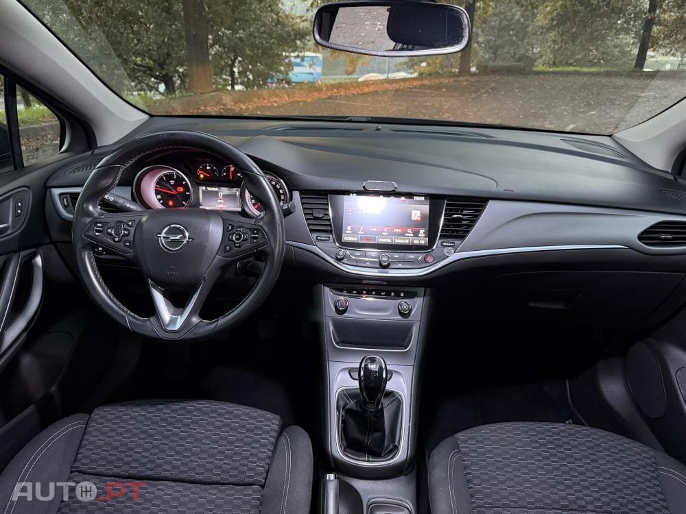Opel Astra 1.6 CDTi Cosmo S/S J18