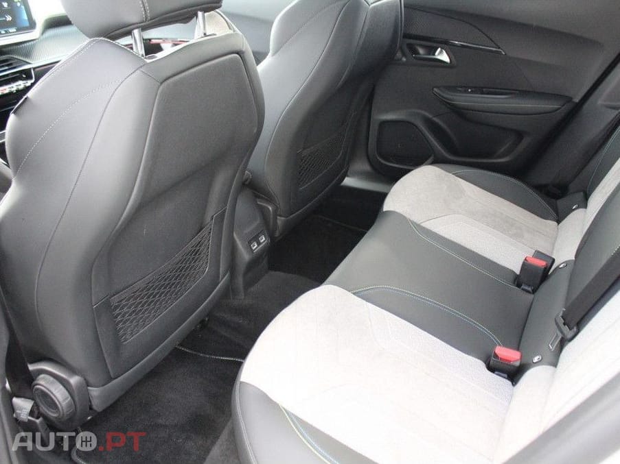 Peugeot E-2008 I.V.A DEDUTÍVEL GT 