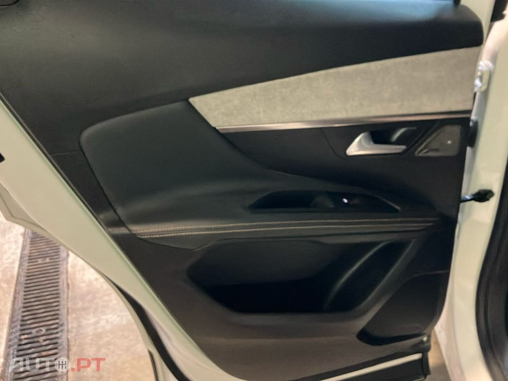 Peugeot 3008 1.6 Hybrid4 GT Pack e-EAT8