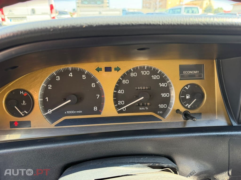 Toyota Corolla 1.3 Gold Line