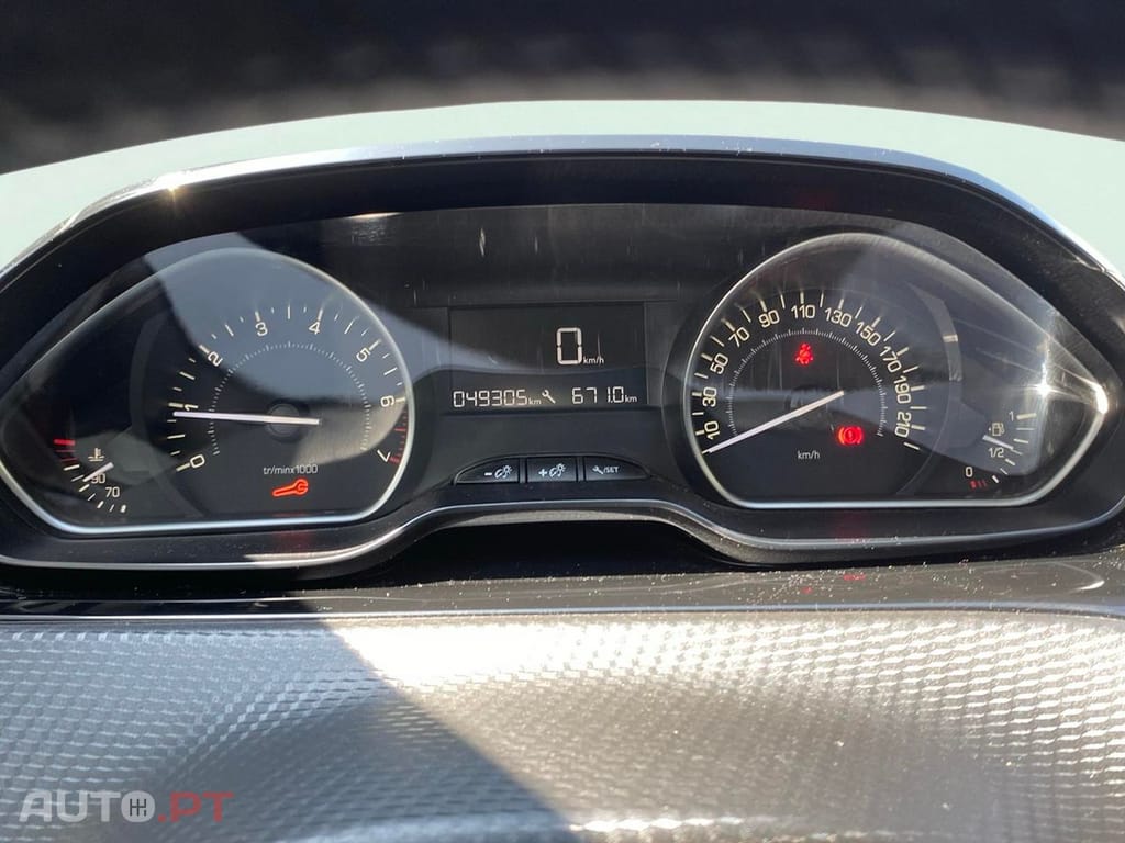 Peugeot 208 1.2 PureTech Signature