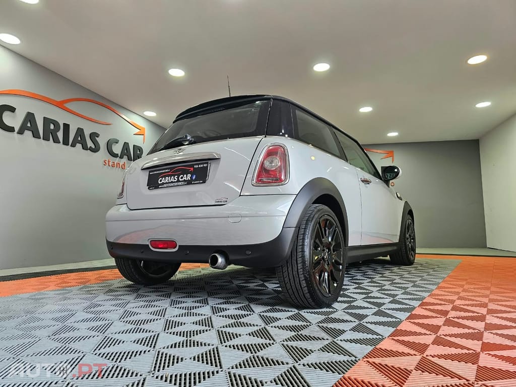 MINI Cooper D Edição Camden 50 anos