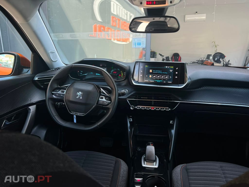 Peugeot E-2008 50 kWh Active Pack