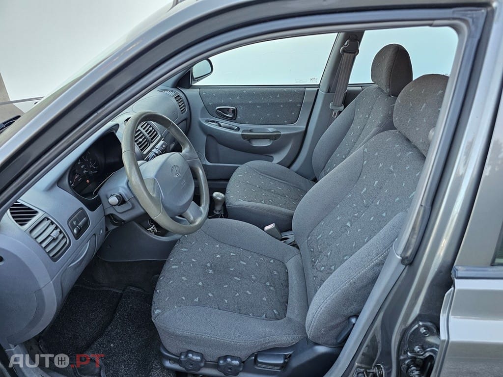 Hyundai Accent 1.3 Confort