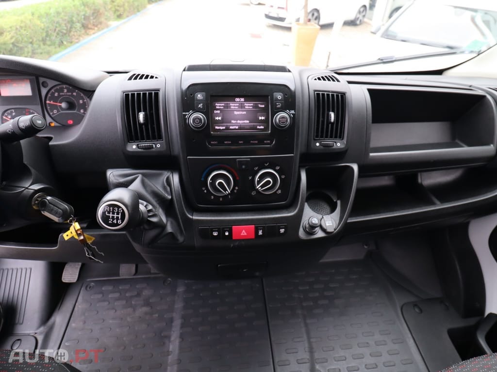 Peugeot Boxer 2.0 BlueHDi 330 L2H2 Premium