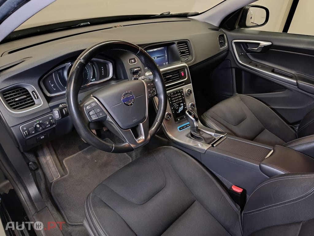 Volvo V60 2.4 D D6 Twin Engine Hibrid plug-in