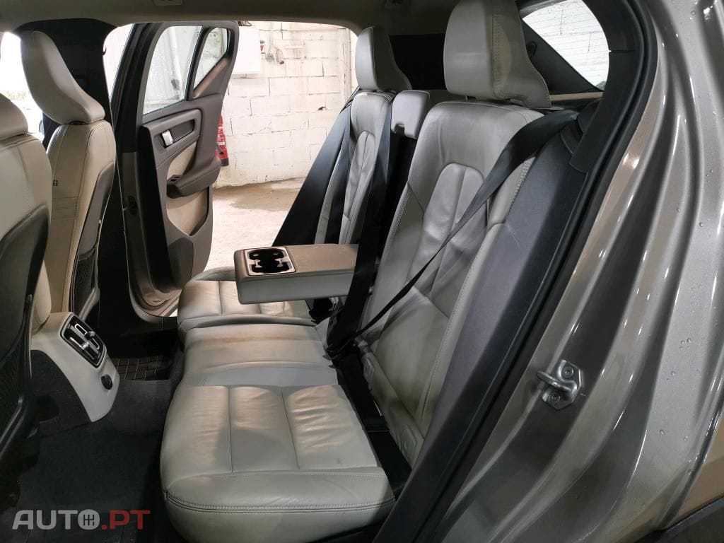 Volvo XC40 1.5 T5 PHEV Inscription Expression