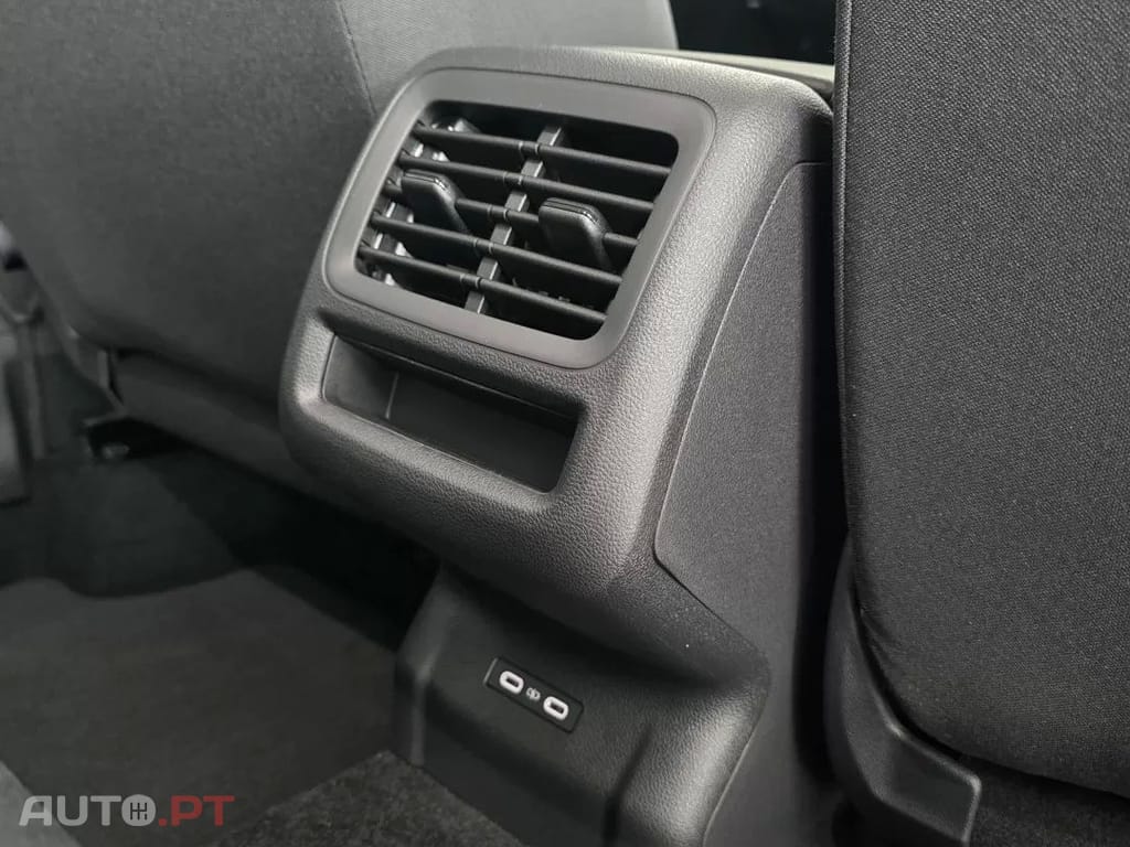 Volkswagen T-Roc 1.5 eTSI Trend DSG