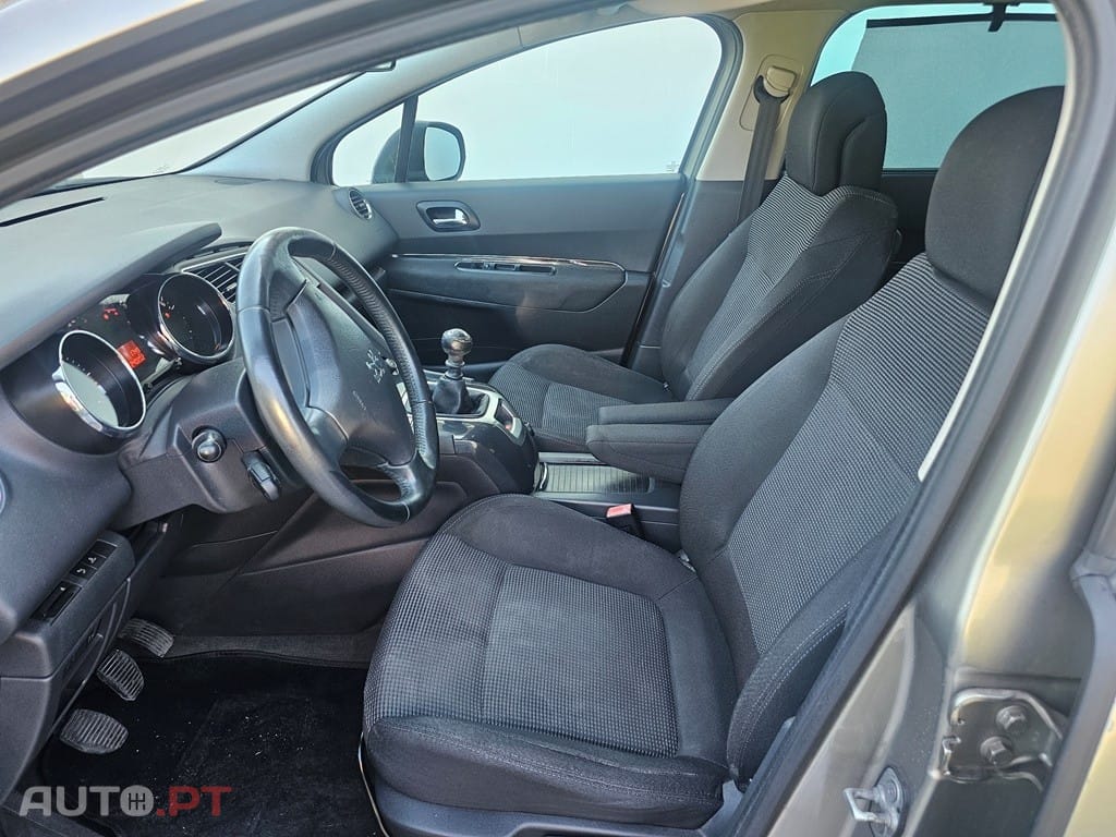 Peugeot 5008 1.6 HDi Premium