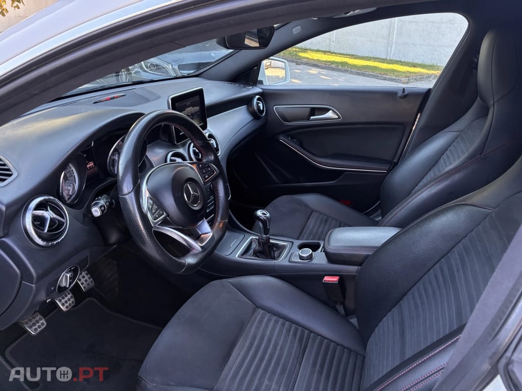 Mercedes-Benz CLA 180 AMG Line