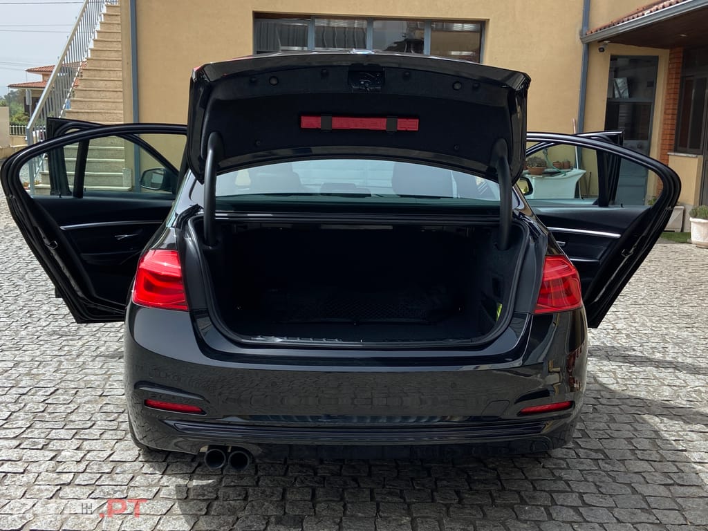 BMW 330 e iPerformace Line Sport Auto