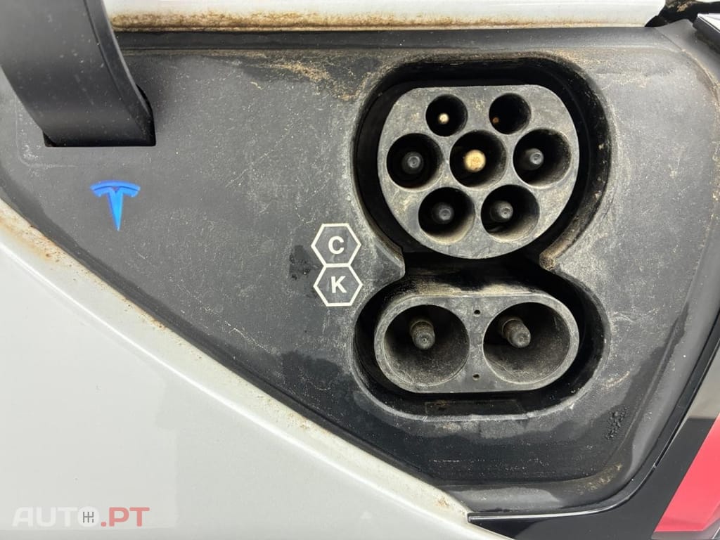 Tesla Model Y Standard RWD