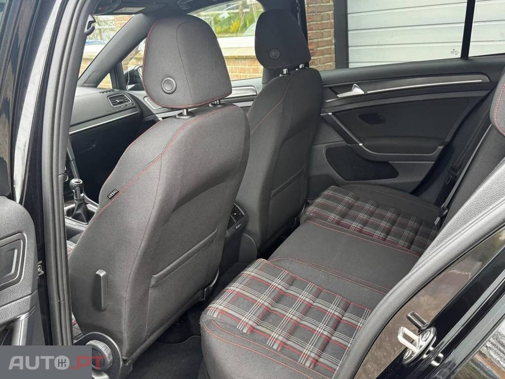 Volkswagen Golf 2.0 TSI  GTI Performance