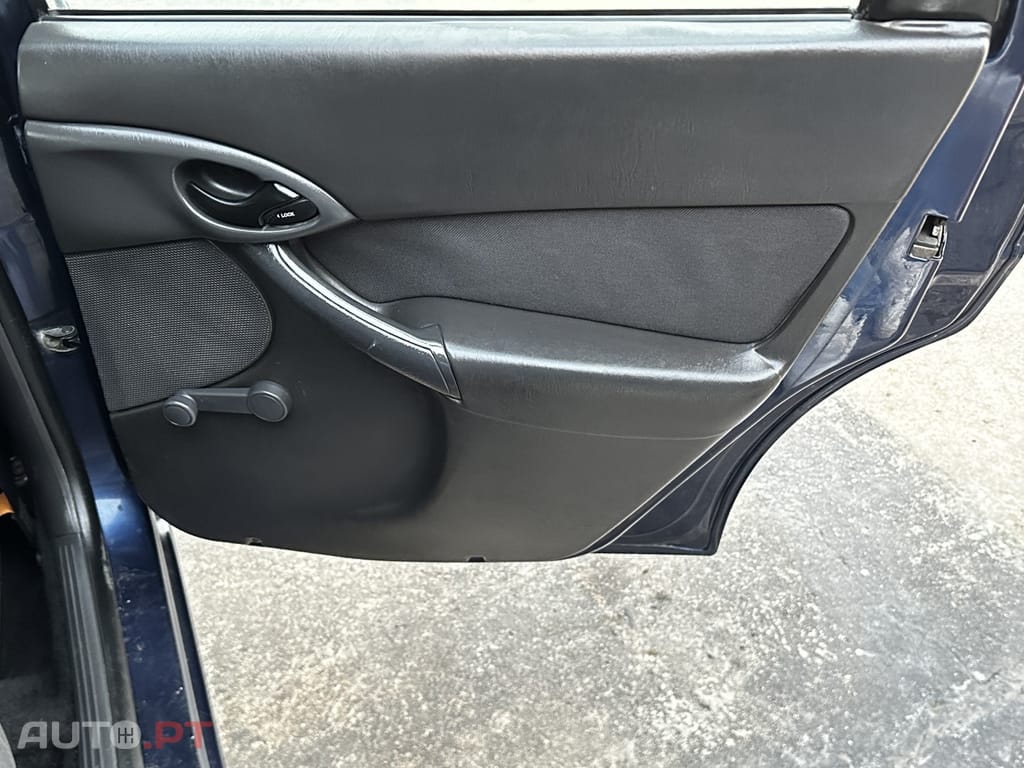 Ford Focus 1.8 TDdi Ghia