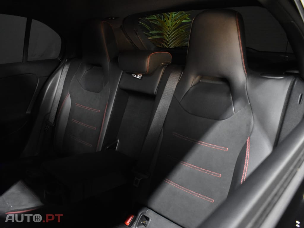 Mercedes-Benz A 250 e 8G-DCT AMG Line