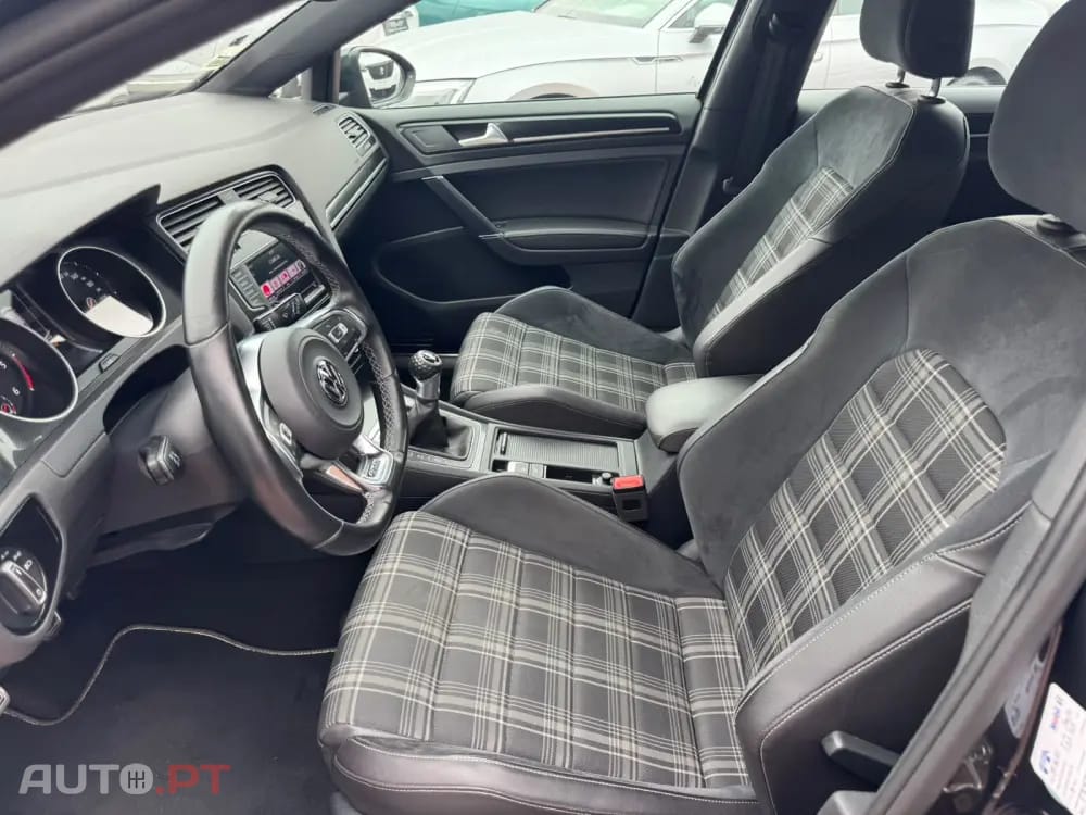 Volkswagen Golf 2.0 TDi GTD