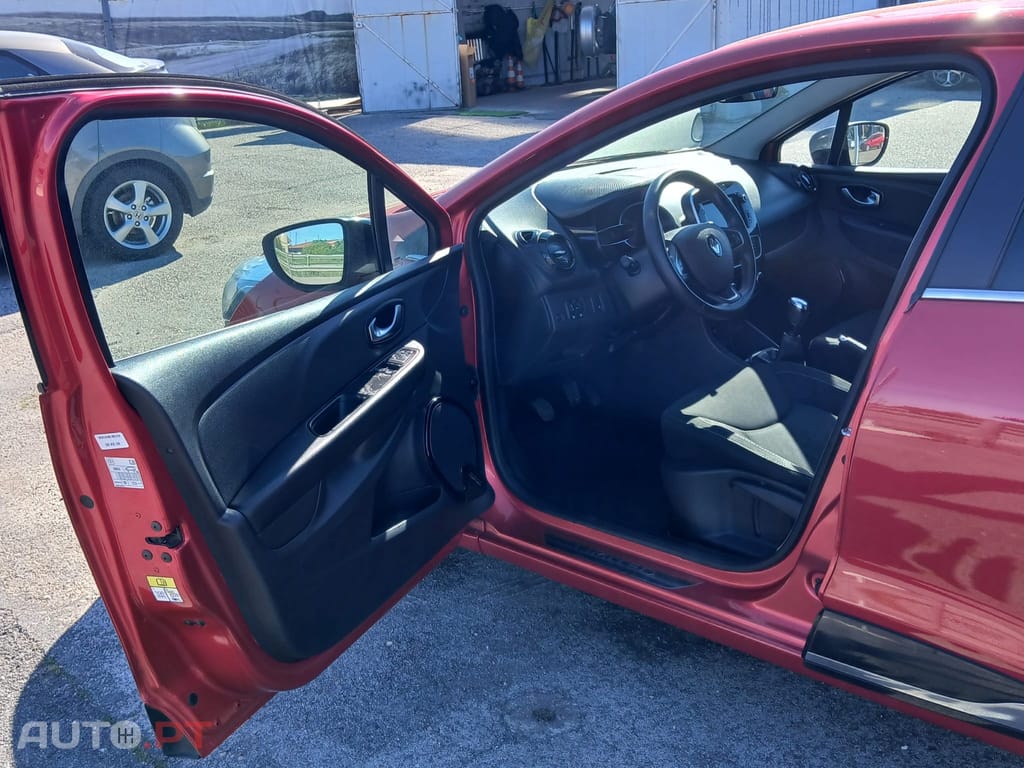 Renault Clio 0.9 TCe Limited Bi-Fuel