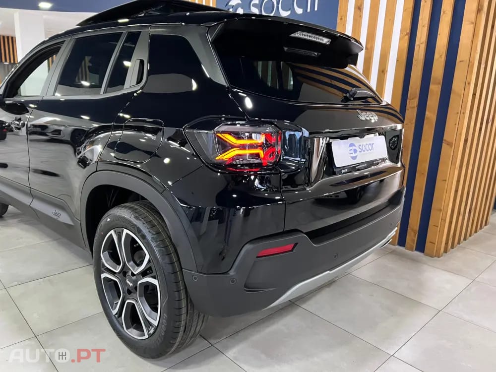 Jeep Avenger 1.2 e-Hybrid Summit DCT