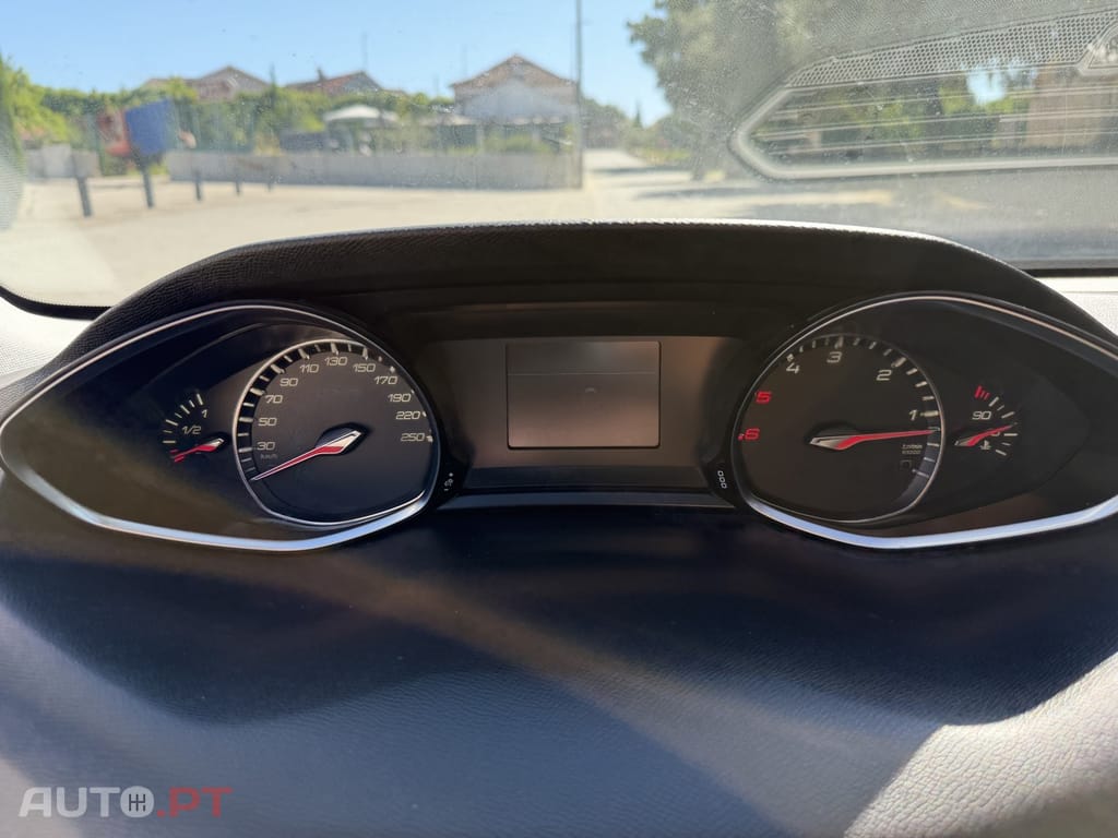 Peugeot 308 1.6 BlueHDi Allure J17